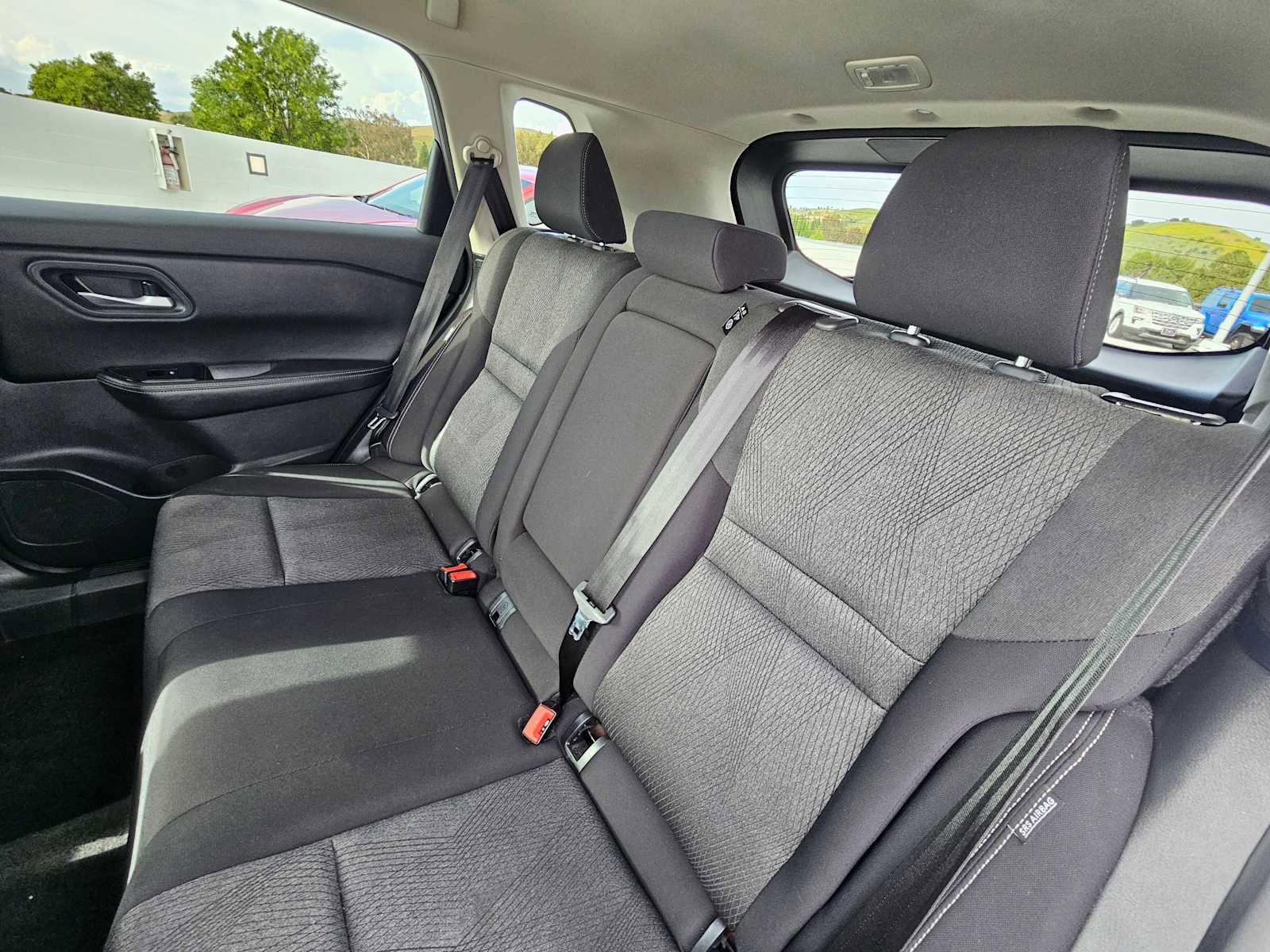 Used 2024 Nissan Rogue SV image 17