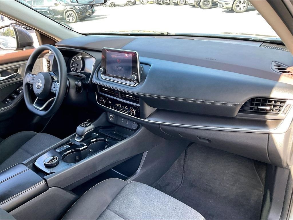 Used 2023 Nissan Rogue SV AWD/4WD image 13