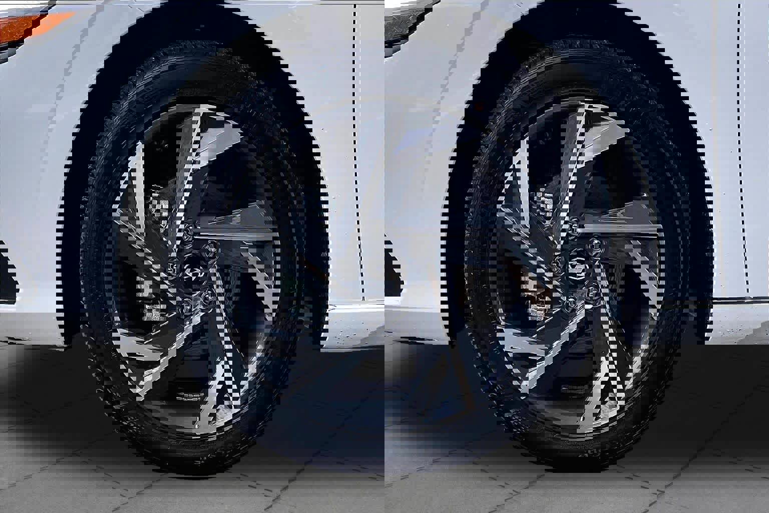 Certified 2025 Hyundai Elantra Sport image 11