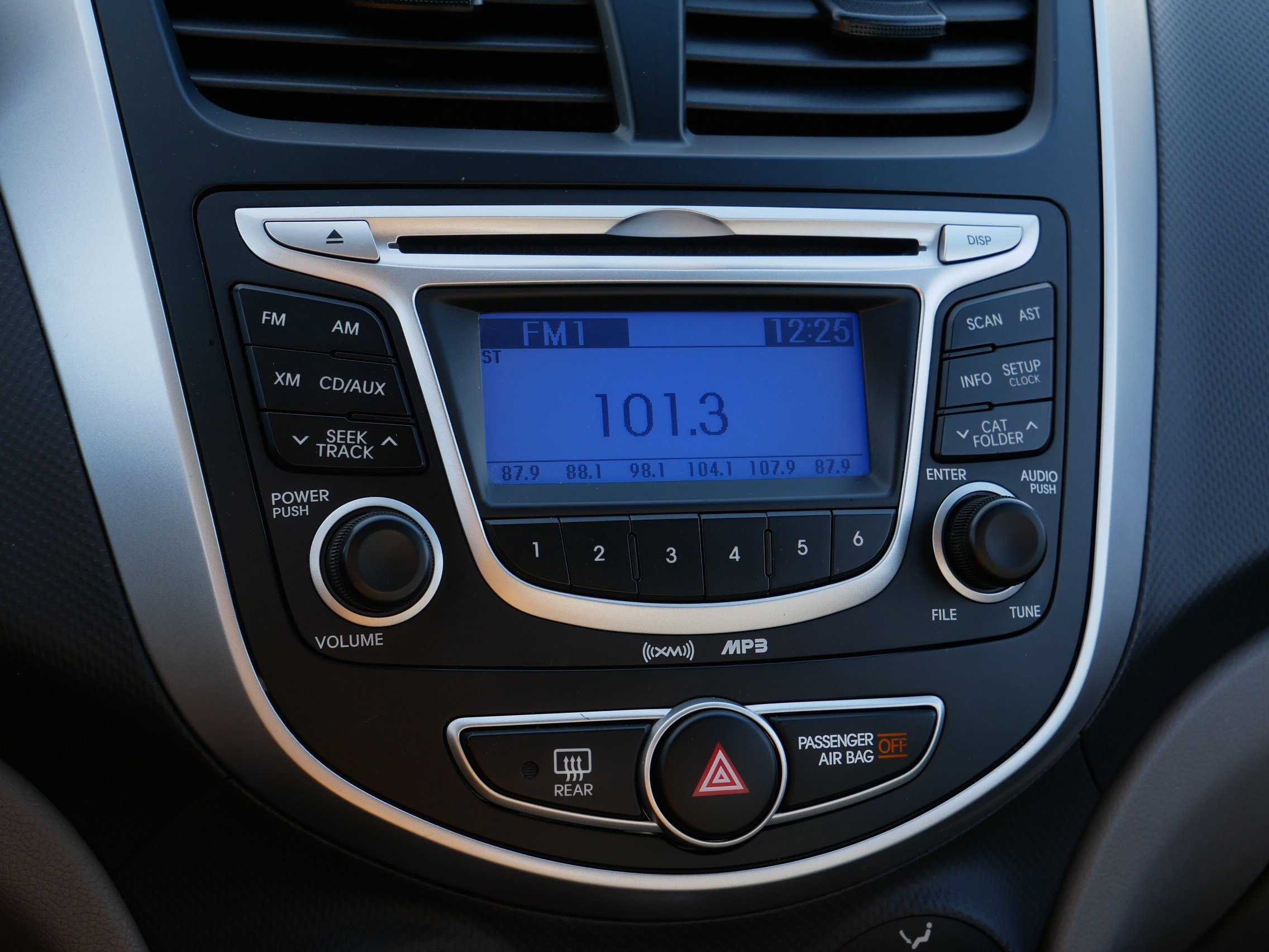 Used 2013 Hyundai Accent GLS image 20