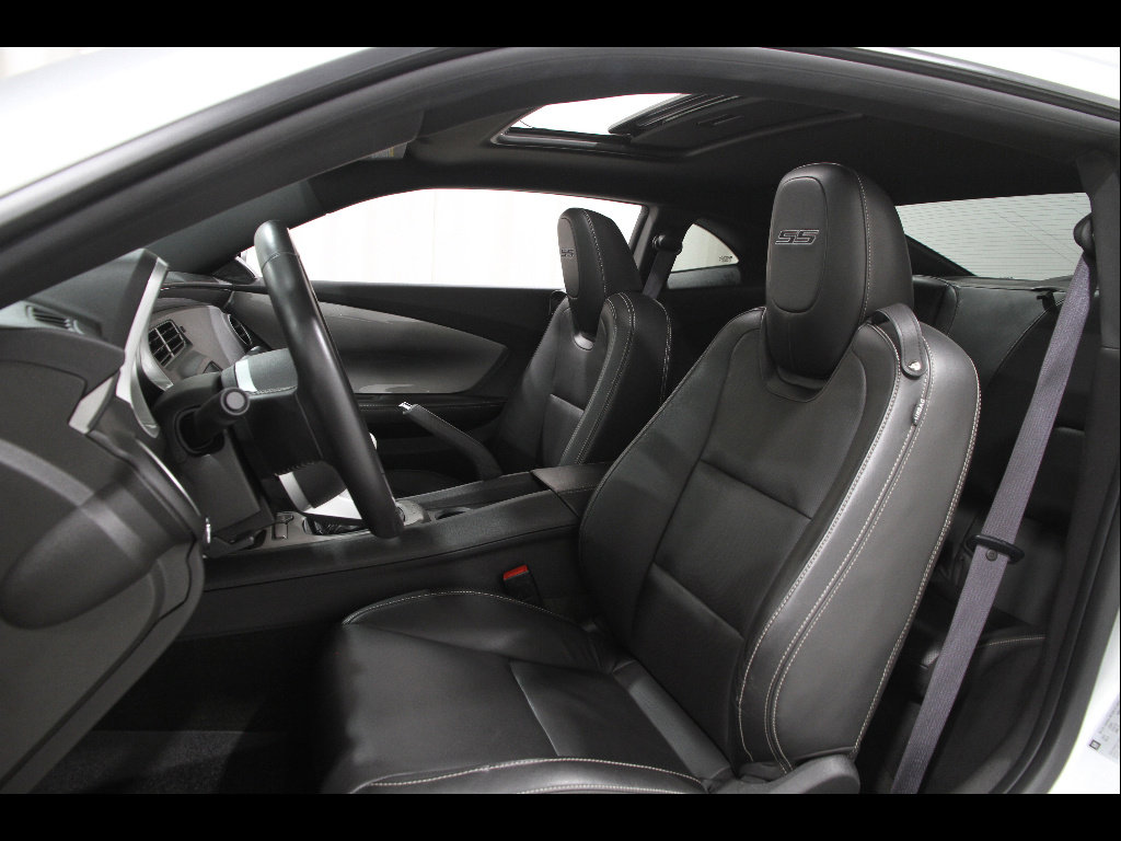 Used 2011 Chevrolet Camaro SS w/ RS Package RWD image 5