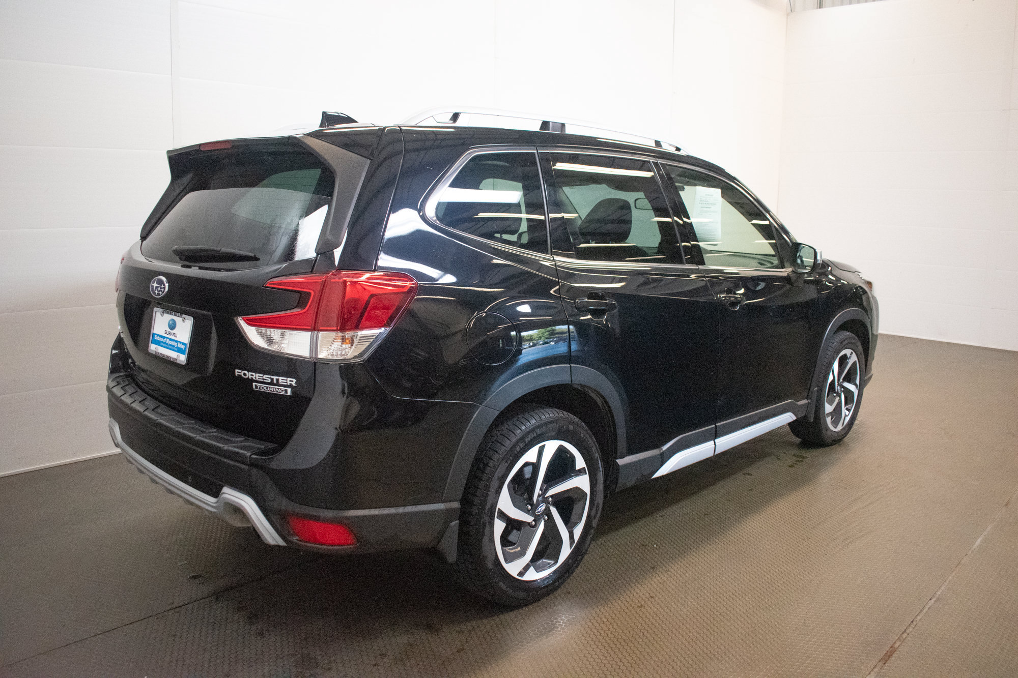 Certified 2023 Subaru Forester Touring AWD/4WD image 4