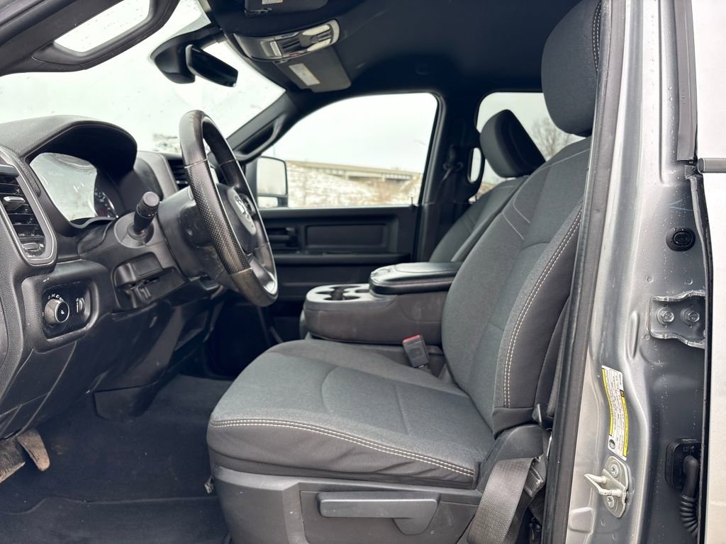 Used 2024 RAM 2500 Tradesman w/ Chrome Appearance Group image 12