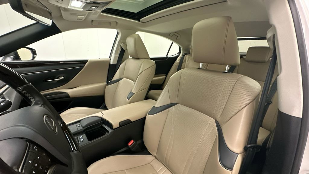 Used 2019 Lexus ES 300h image 9