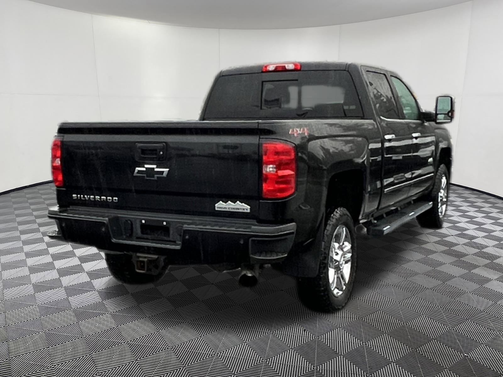 Used 2018 Chevrolet Silverado 2500 High Country w/ Duramax Plus Package image 6