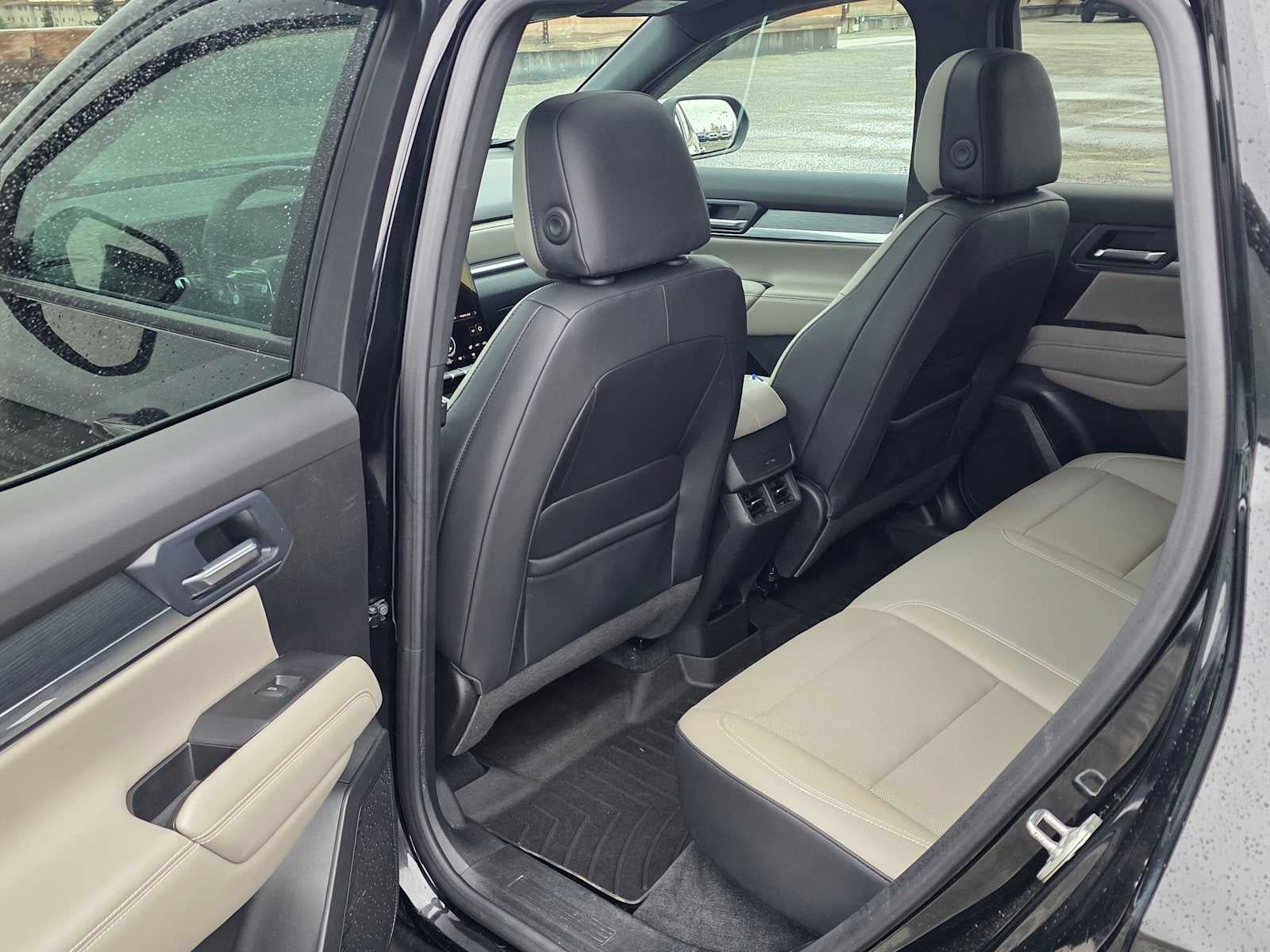 Used 2025 GMC Terrain Elevation w/ Elevation Premium Package AWD/4WD image 15