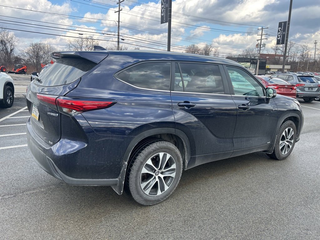 Used 2023 Toyota Highlander XLE image 6