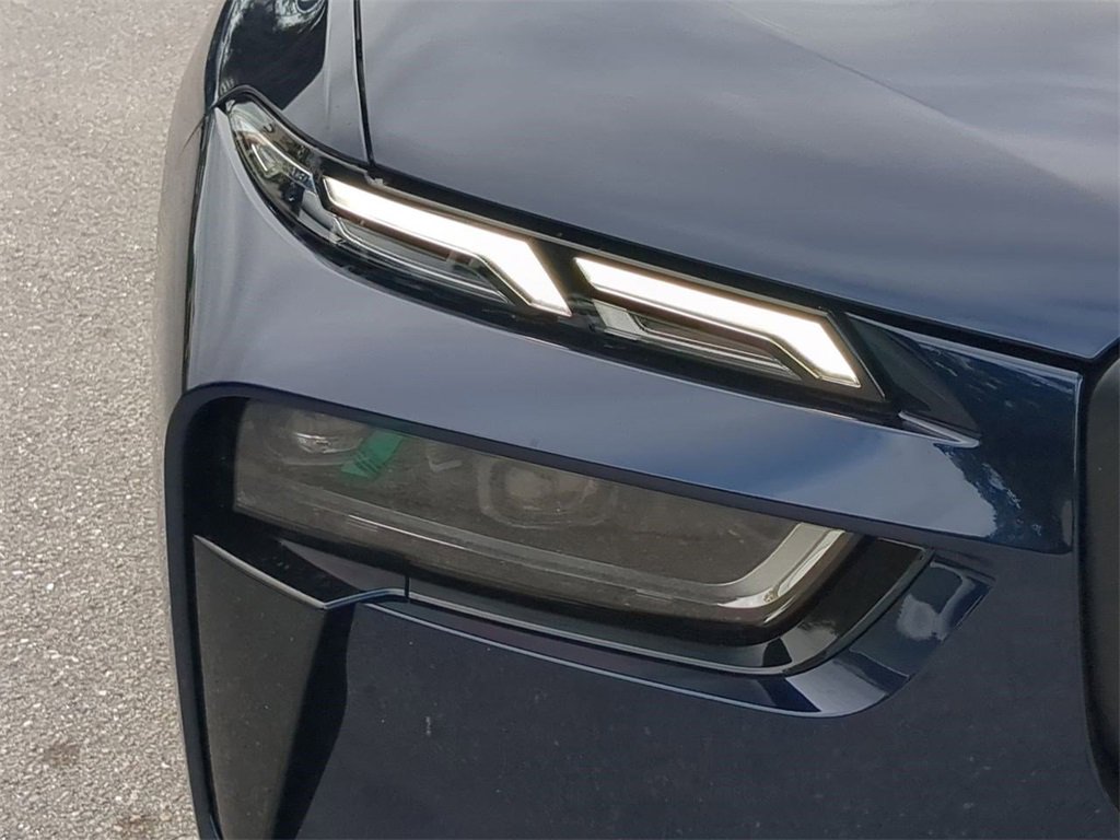 New 2026 BMW X7 M60i image 10