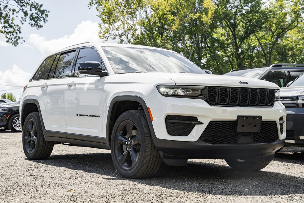 Used 2022 Jeep Grand Cherokee Altitude