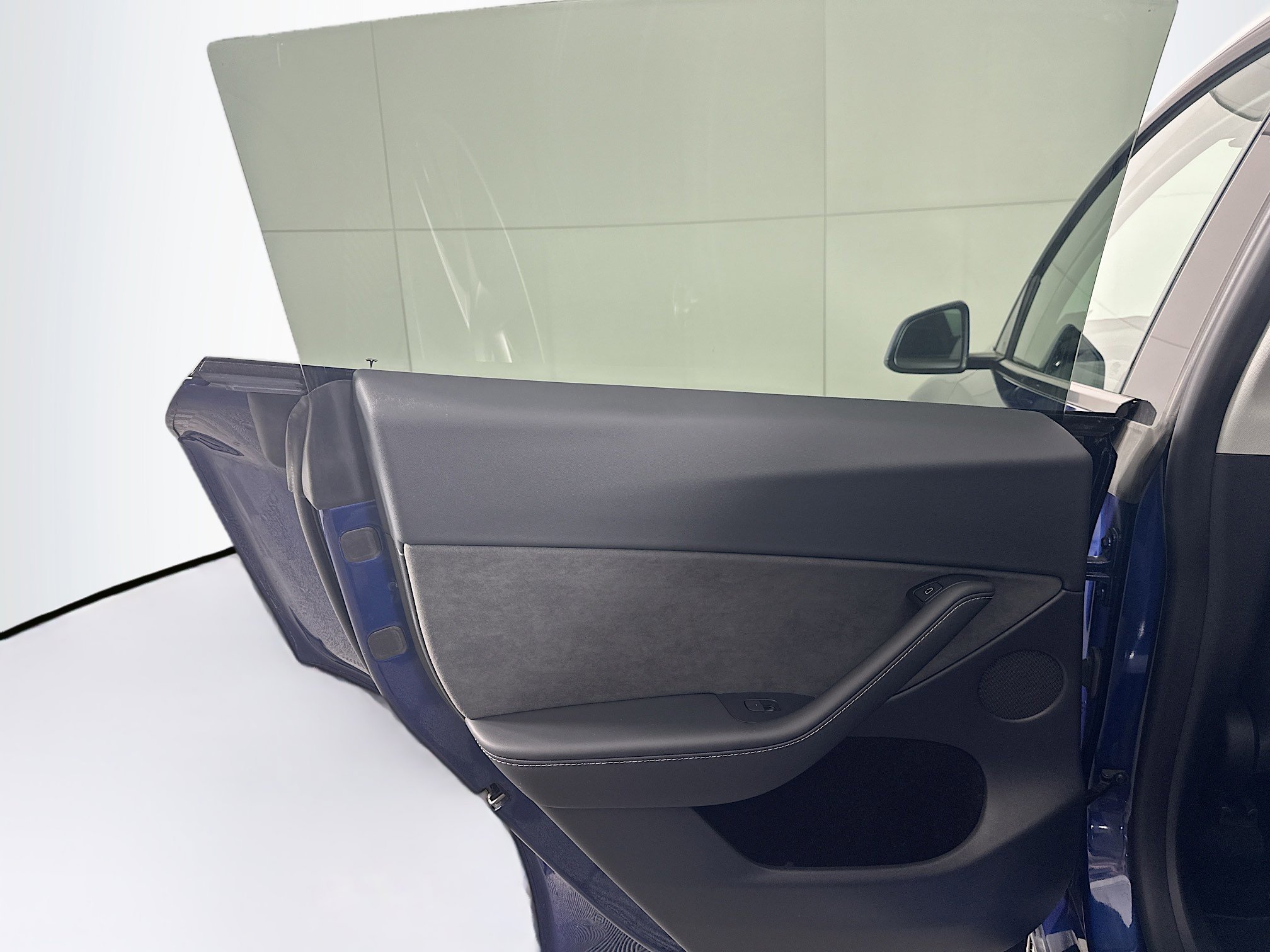 Used 2024 Tesla Model Y Long Range AWD/4WD image 26