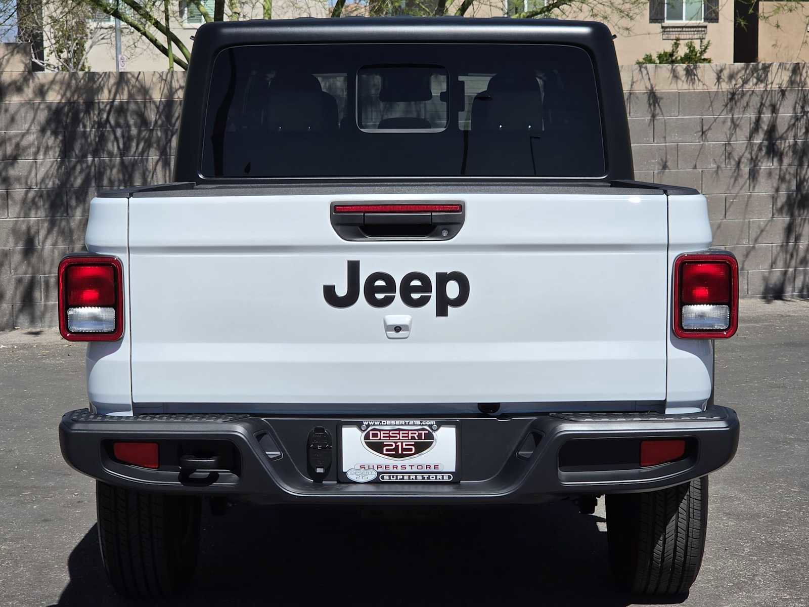 Used 2025 Jeep Gladiator Sport AWD/4WD image 8