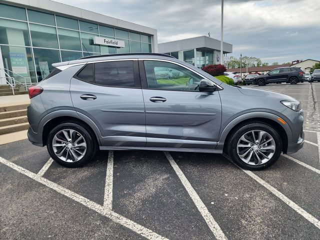 Used 2020 Buick Encore GX Select w/ Sport Touring Package FWD image 2