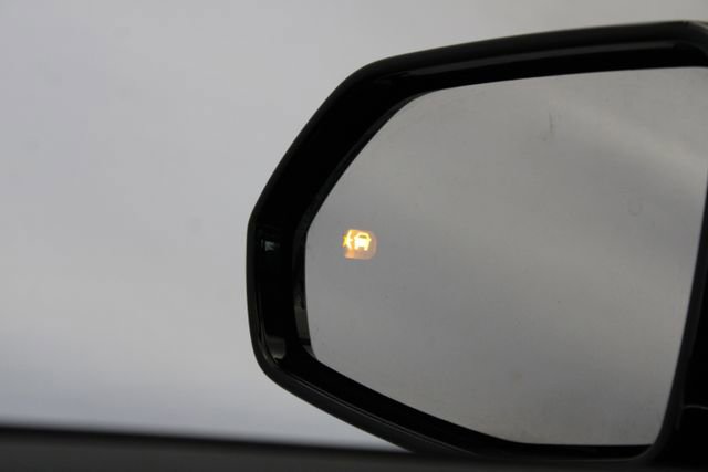 Certified 2023 Cadillac XT4 Luxury w/ Cold Weather Package image 21