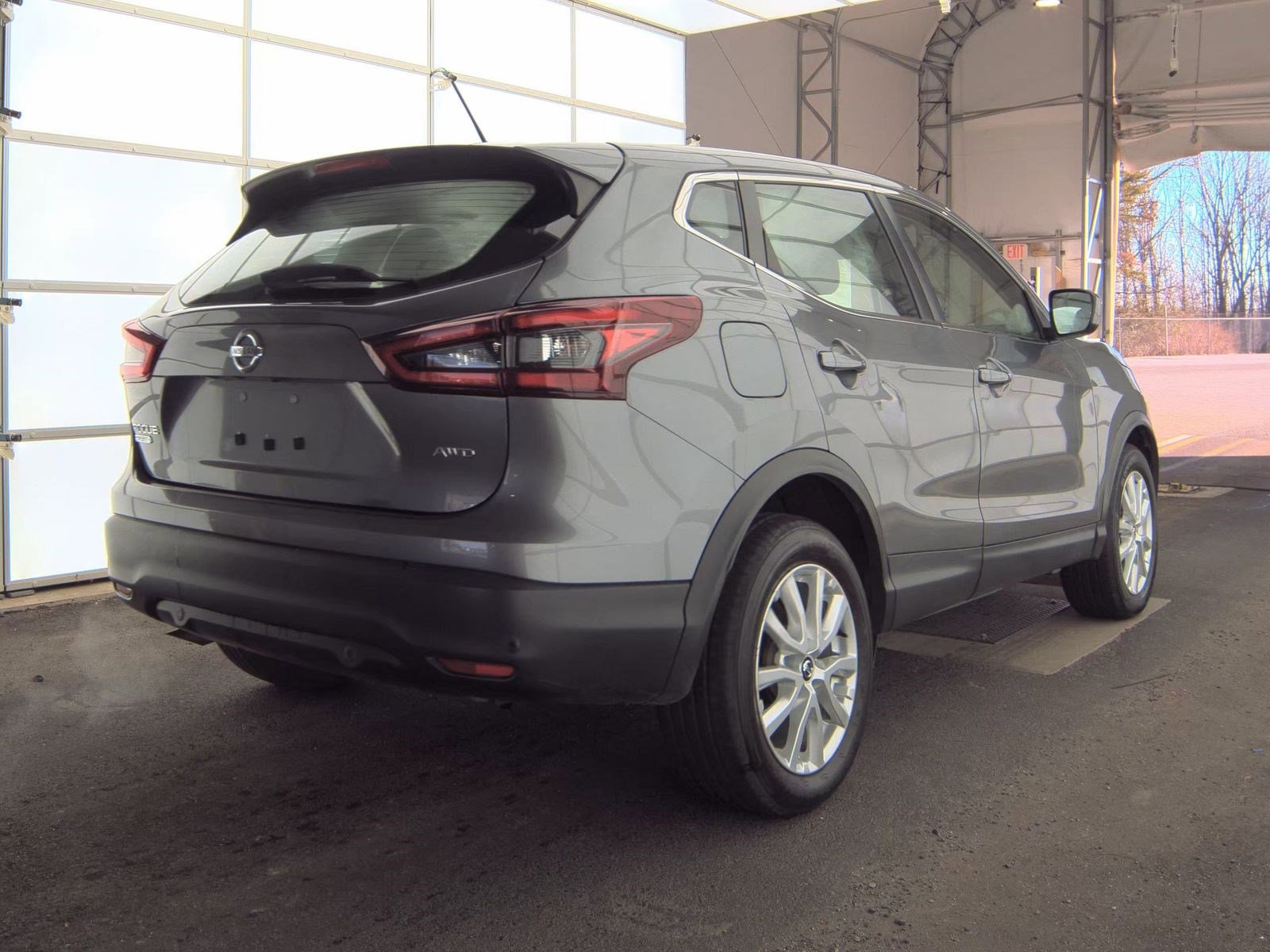 Used 2021 Nissan Rogue Sport S image 6