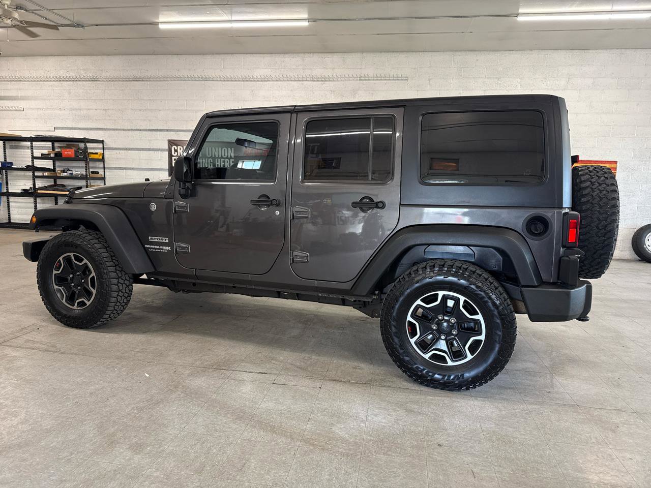 Used 2018 Jeep Wrangler Unlimited Sport w/ Connectivity Group image 2