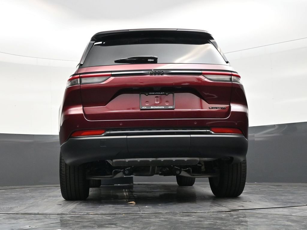 Used 2025 Jeep Grand Cherokee Limited w/ Black Appearance Package image 24