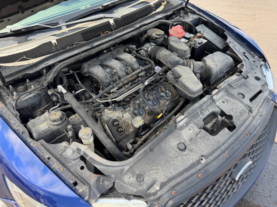 Used 2013 Ford Taurus Limited AWD/4WD image 25