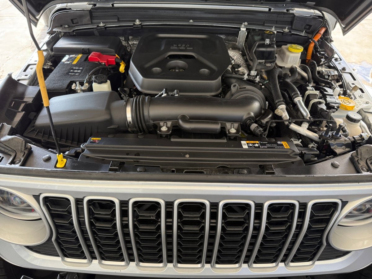 Used 2024 Jeep Wrangler Unlimited Sahara AWD/4WD image 20