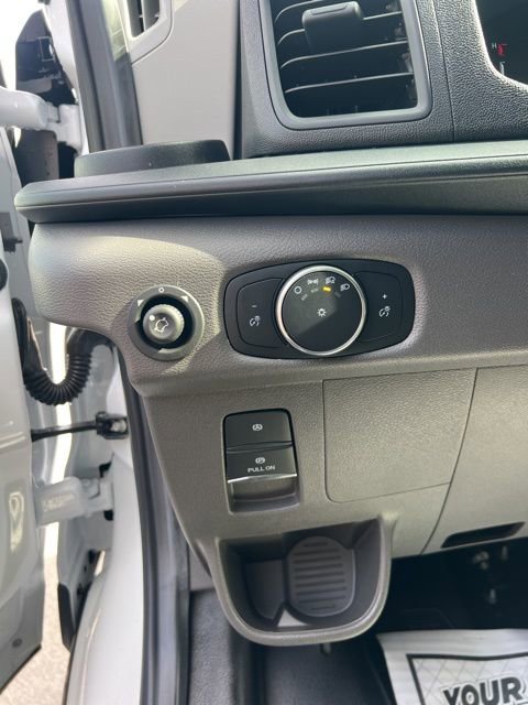 Used 2026 Ford Transit 250 148 Medium Roof Extended AWD w/ Load Area Protection Package image 31