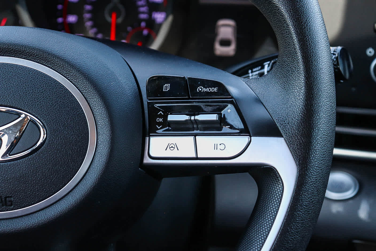 Used 2022 Hyundai Elantra SEL FWD image 19