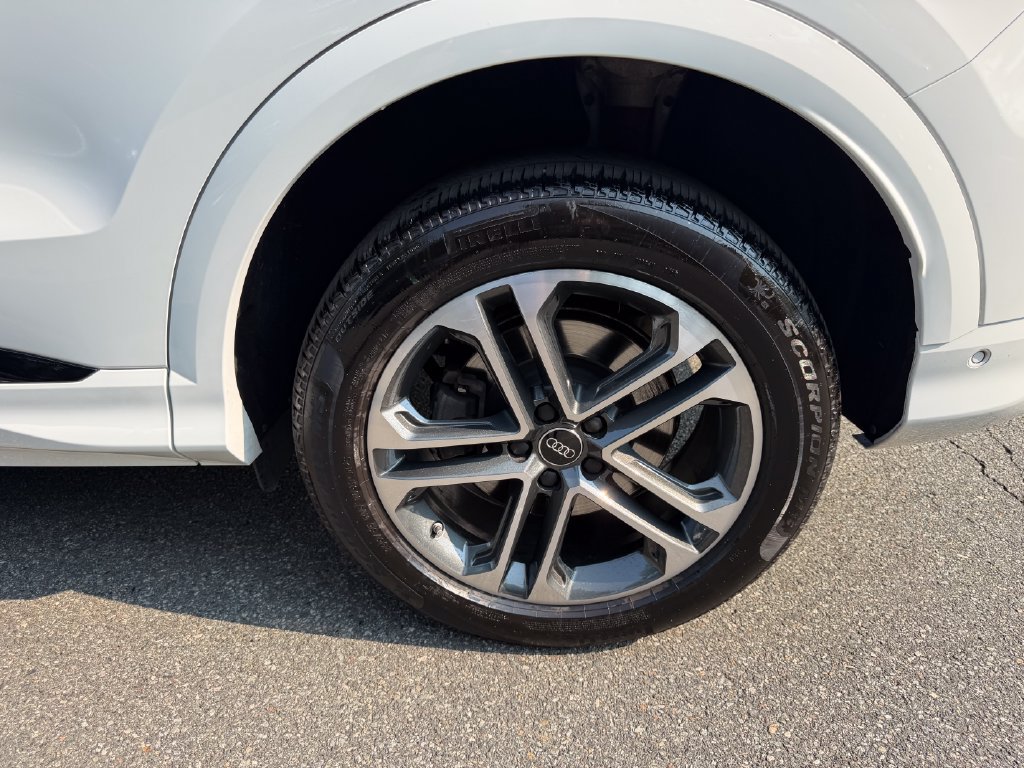 Certified 2025 Audi Q5 Premium w/ Convenience Package AWD/4WD image 11