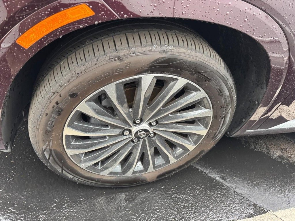 Used 2024 Hyundai Palisade Calligraphy image 4