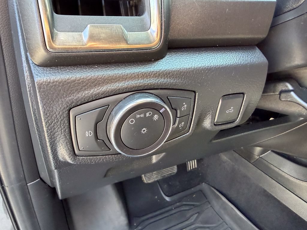 Certified 2021 Ford Ranger Lariat w/ Tremor Off-Road Package AWD/4WD image 11