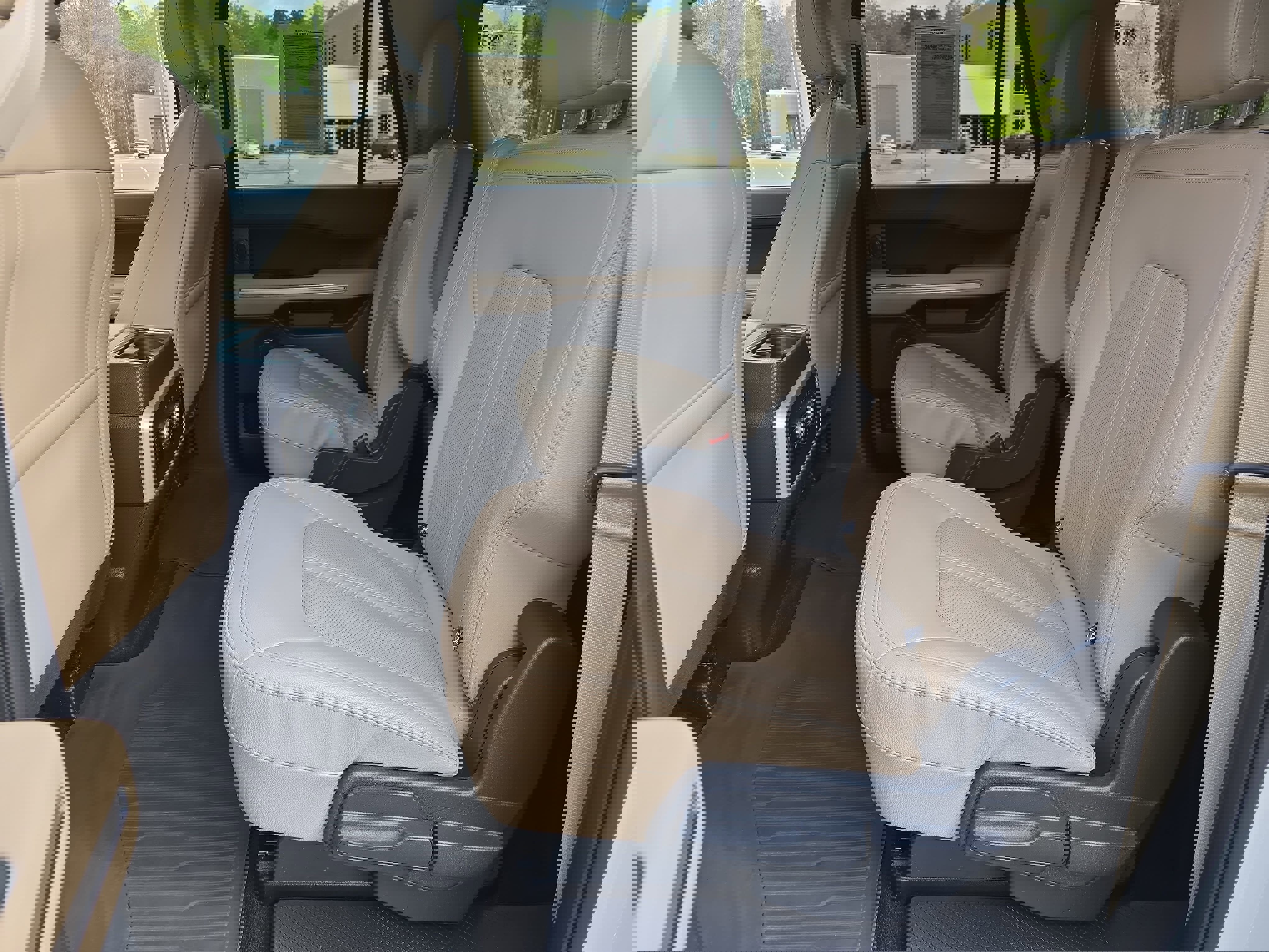 Used 2023 Ford Expedition Max Limited image 16