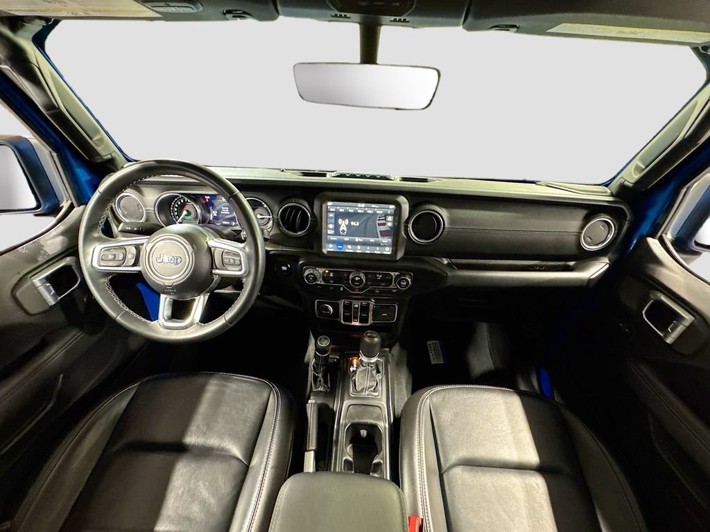Used 2022 Jeep Wrangler Unlimited Sahara AWD/4WD image 16