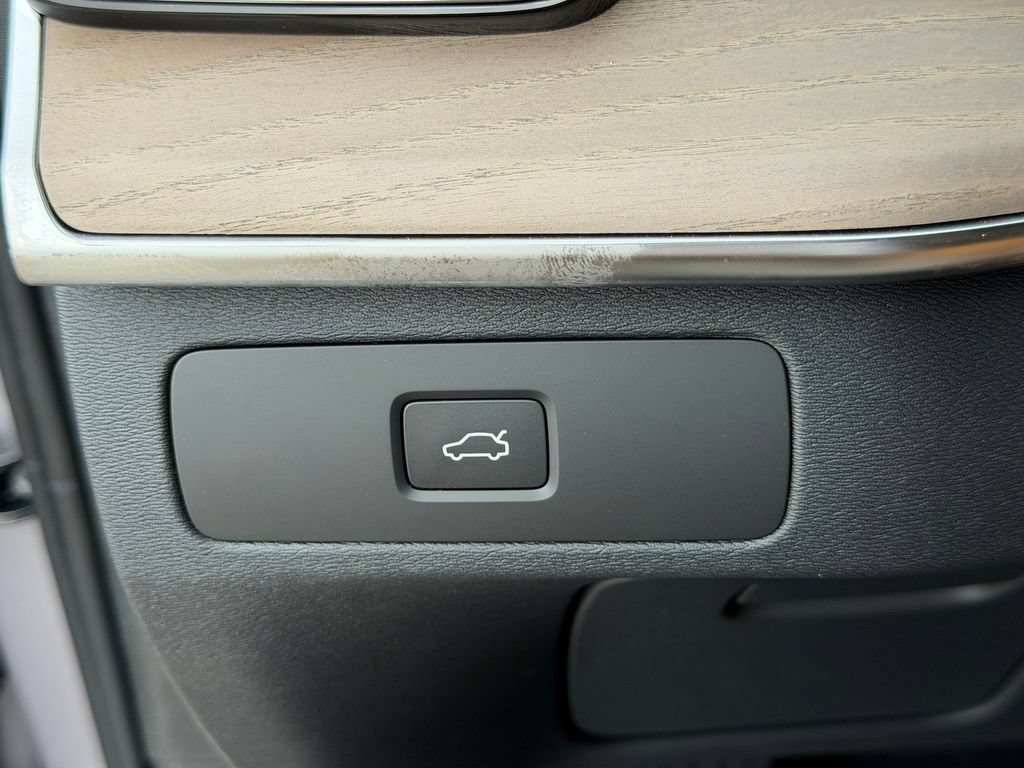 New 2026 Volvo XC90 B6 Plus AWD/4WD image 31