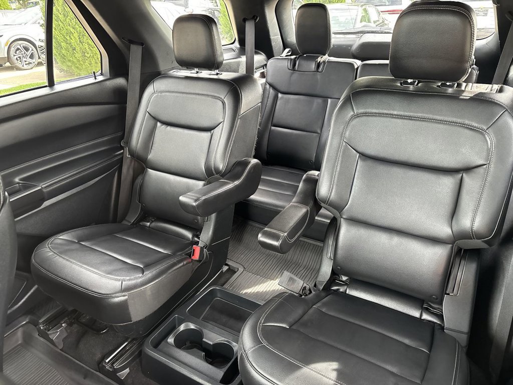 Used 2020 Ford Explorer XLT w/ Equipment Group 202A AWD/4WD image 29