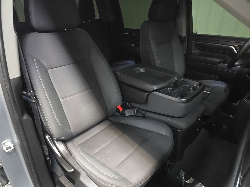 Used 2024 Chevrolet Silverado 3500 LT image 14