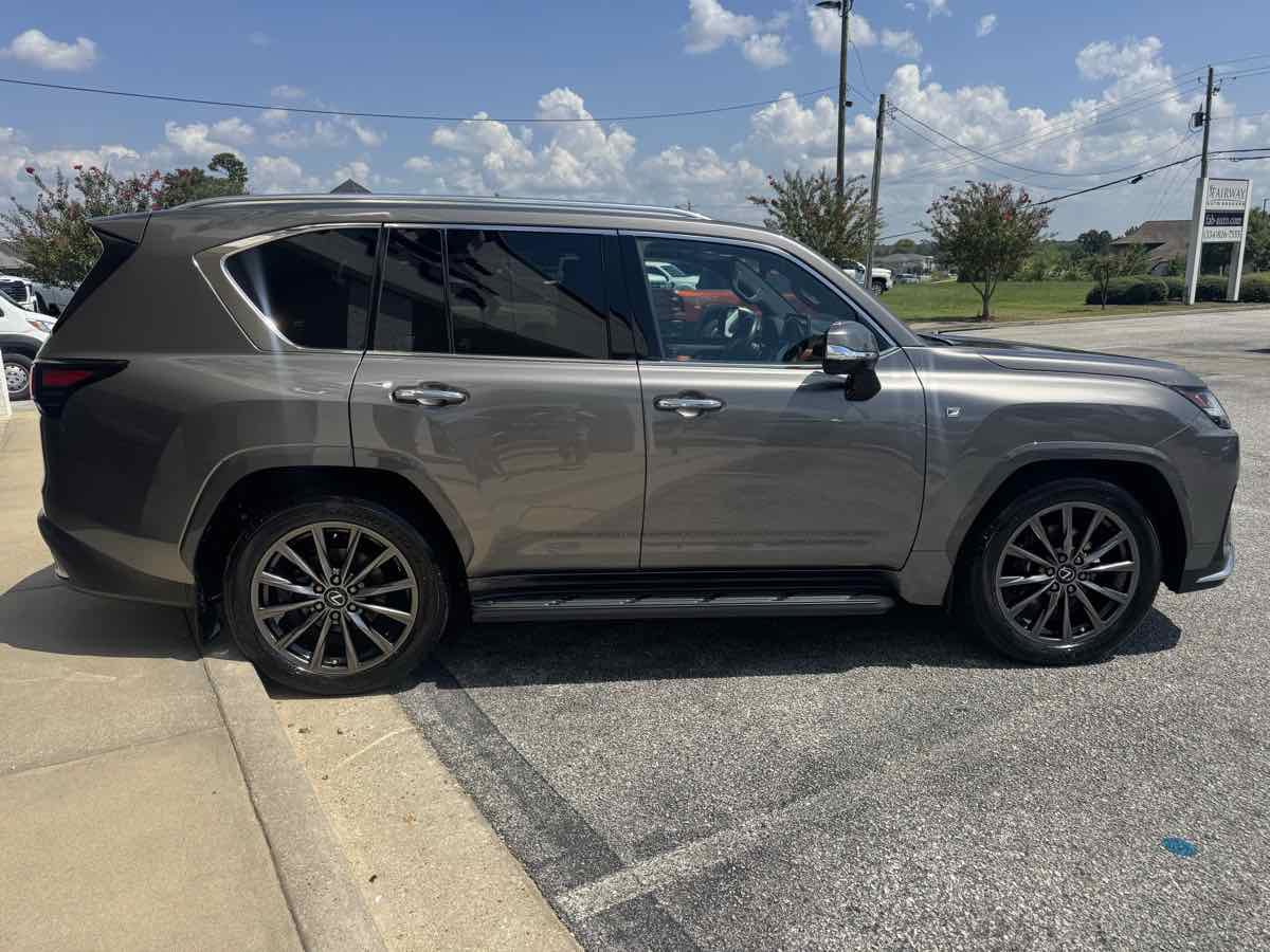 Used 2023 Lexus LX 600 F Sport w/ Accessory Package (Z1) AWD/4WD image 45