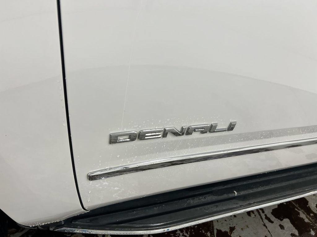 Used 2016 GMC Yukon Denali w/ Open Road Package AWD/4WD image 28