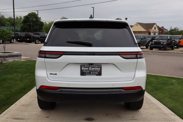 New 2026 Jeep Grand Cherokee Limited w/ Limited Altitude Package AWD/4WD image 32