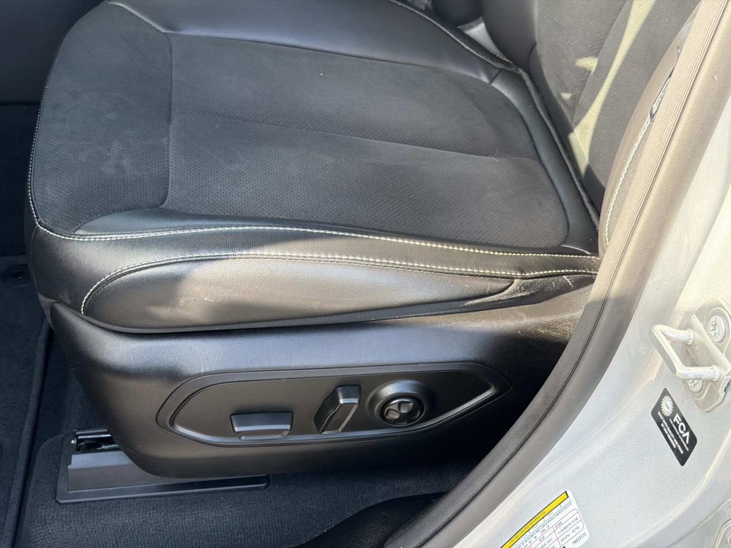 Used 2023 Jeep Grand Cherokee L Laredo image 23