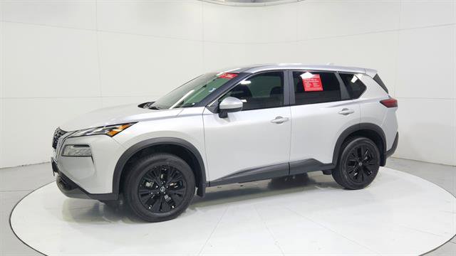 Certified 2023 Nissan Rogue SV FWD image 3
