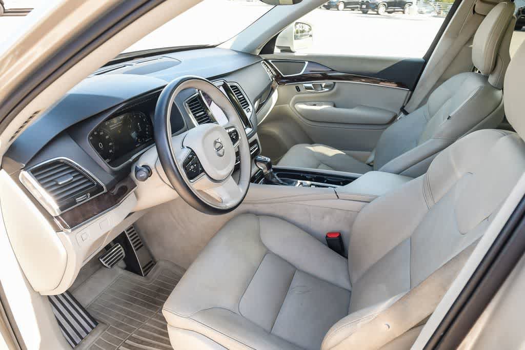 Used 2016 Volvo XC90 T6 Momentum w/ Momentum Plus Package AWD/4WD image 16