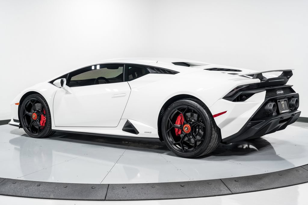 Used 2024 Lamborghini Huracan Tecnica RWD image 5