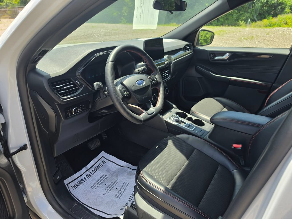 Used 2025 Ford Escape ST-Line Select AWD/4WD image 10