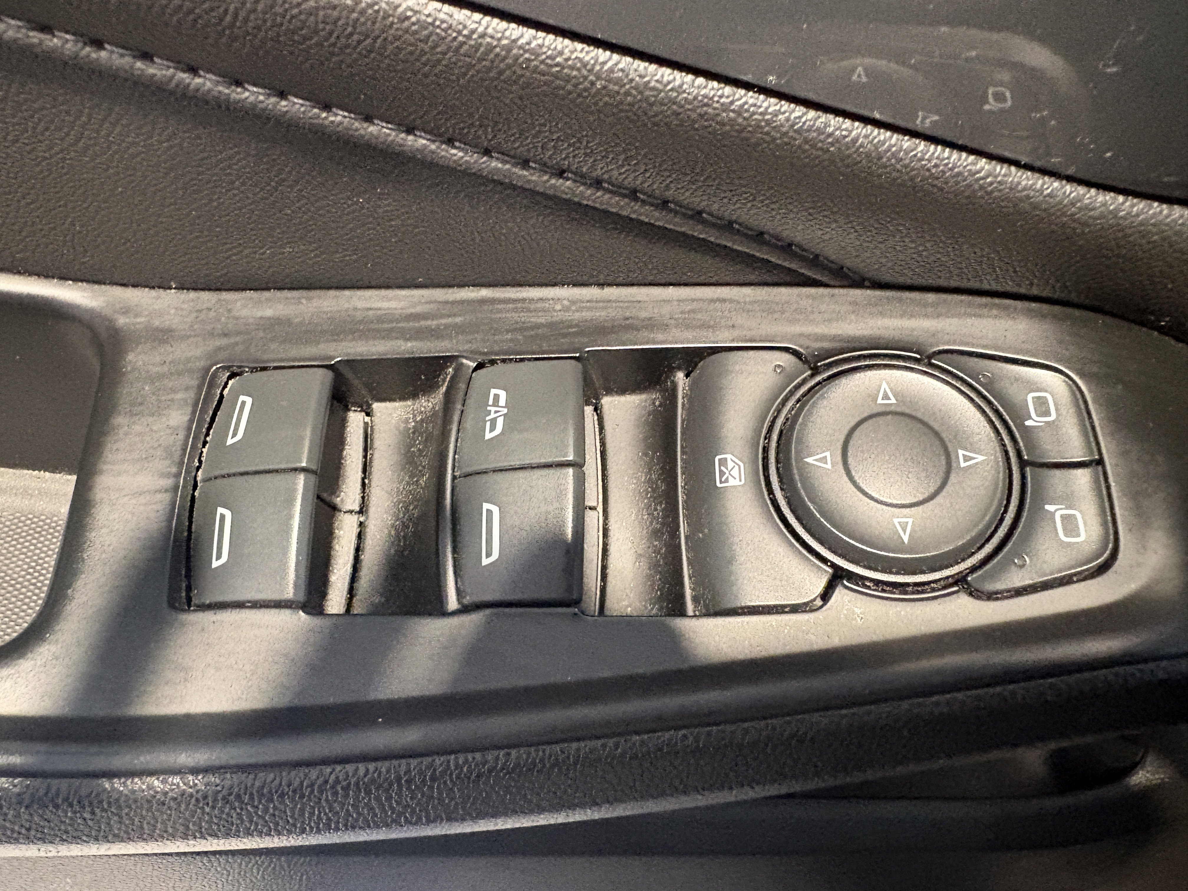 Used 2023 Chevrolet Traverse LT image 9