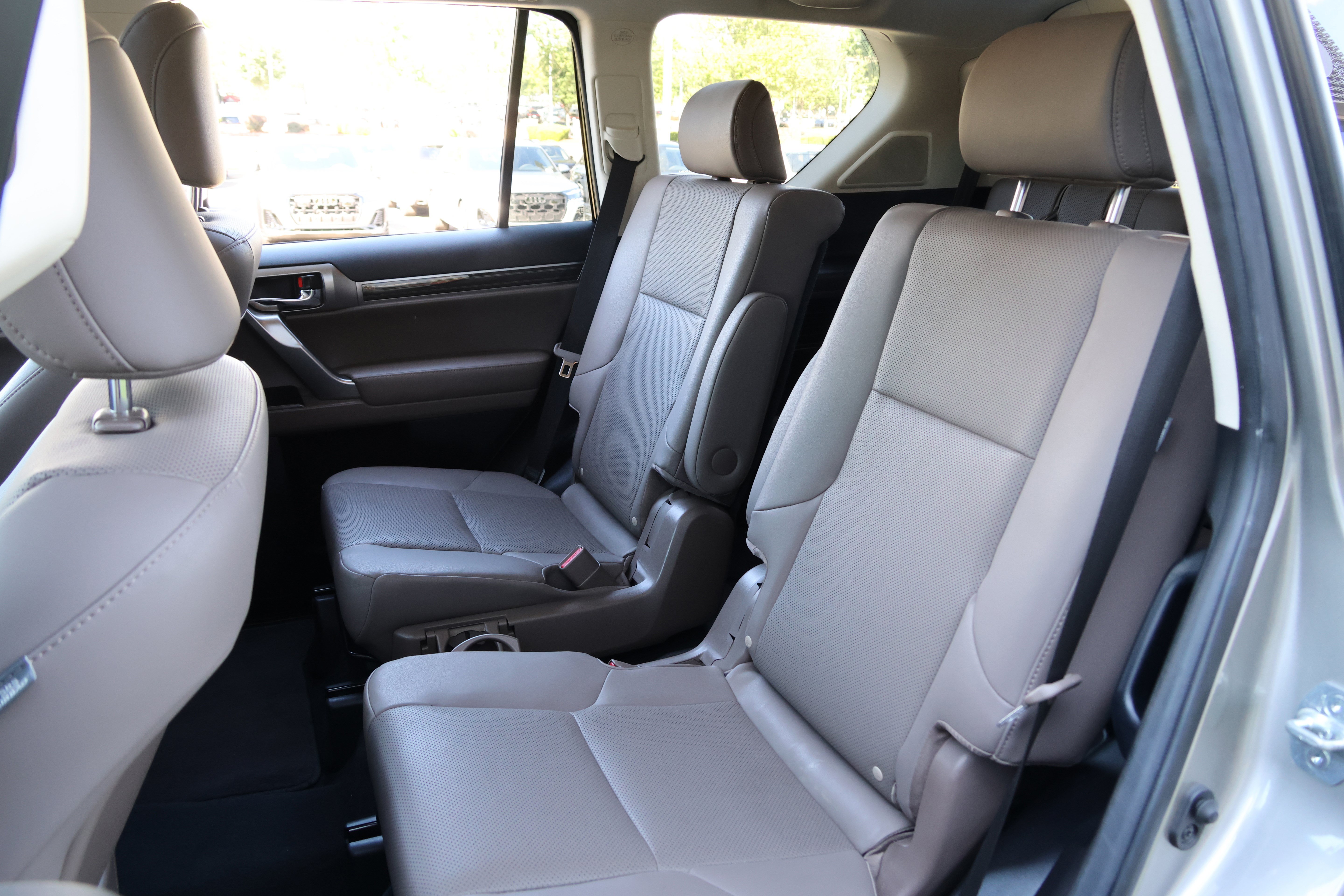 Certified 2023 Lexus GX 460 Premium w/ Accessory Package AWD/4WD image 17