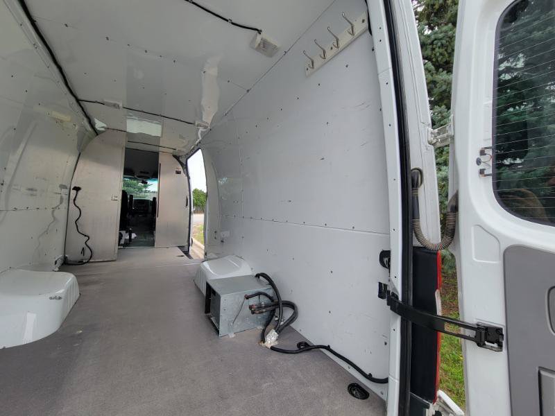 Used 2017 Freightliner Sprinter 3500 RWD image 32