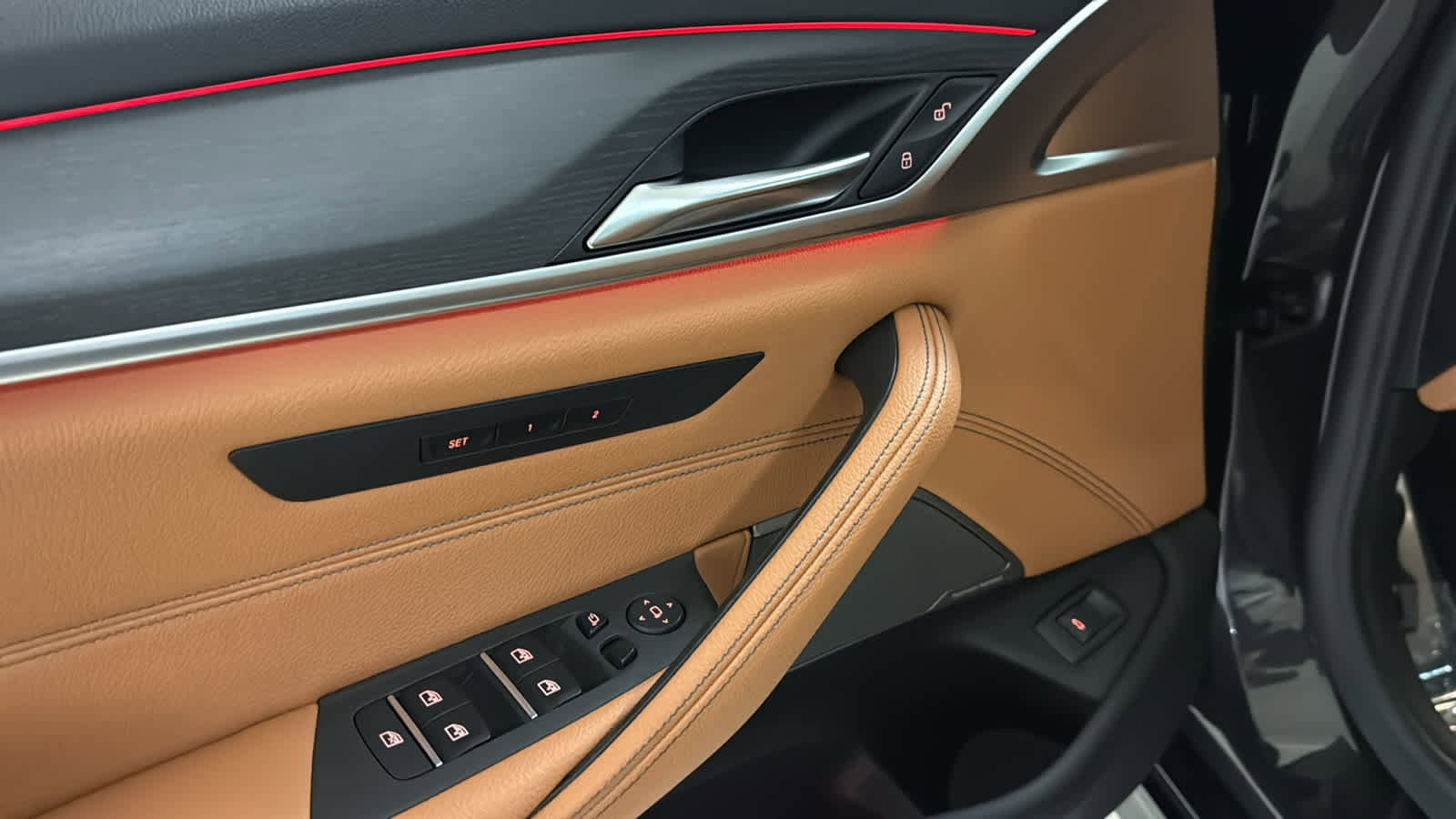 Used 2021 BMW 530i xDrive w/ M Sport Package AWD/4WD image 15