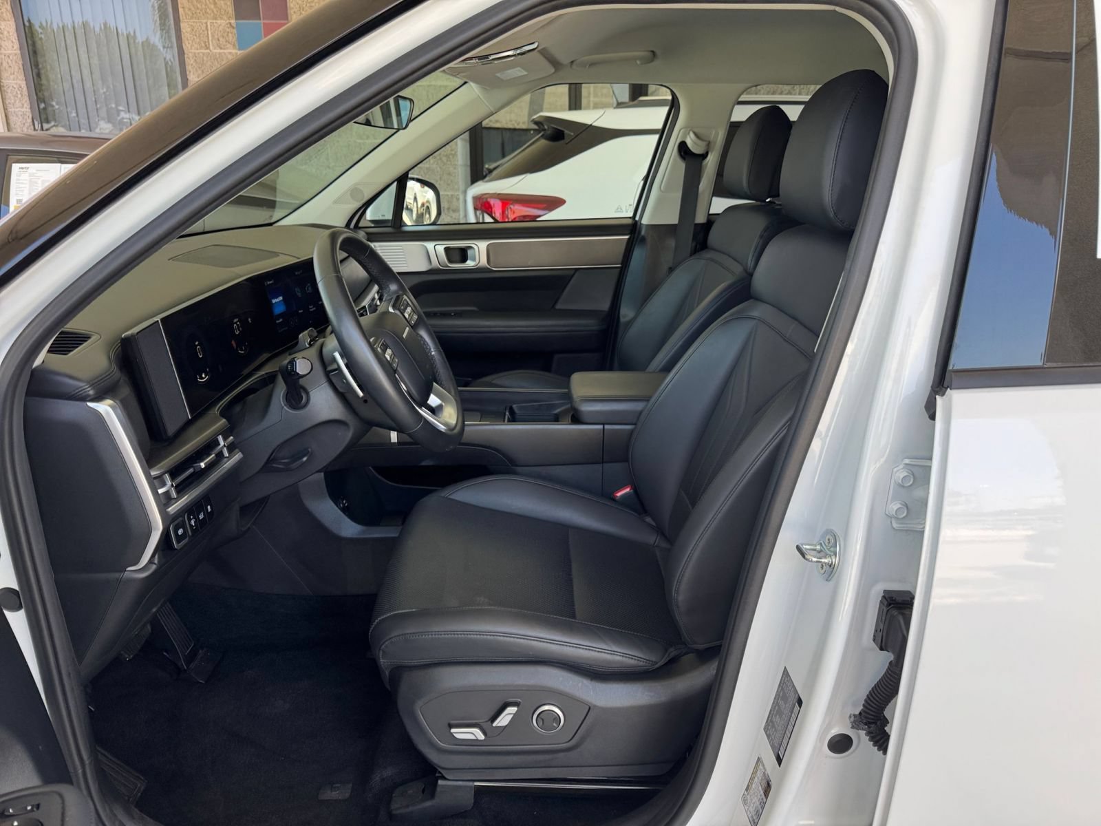 Used 2025 Hyundai Santa Fe SEL FWD image 24