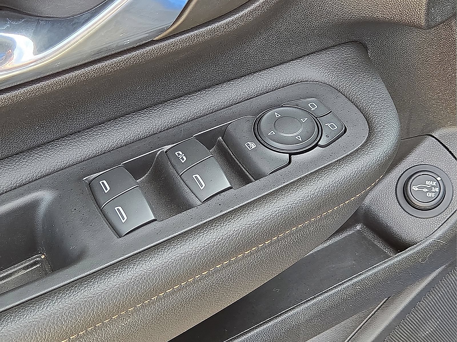 Used 2024 GMC Terrain AT4 w/ Tech Package AWD/4WD image 23