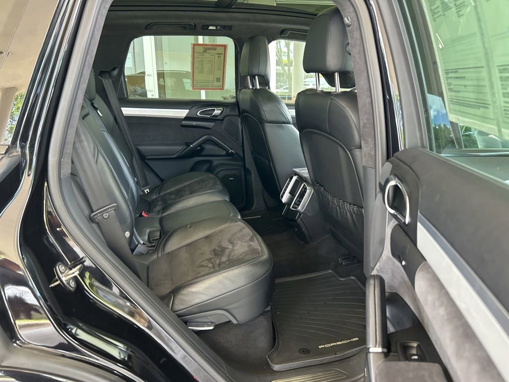 Used 2016 Porsche Cayenne GTS image 28