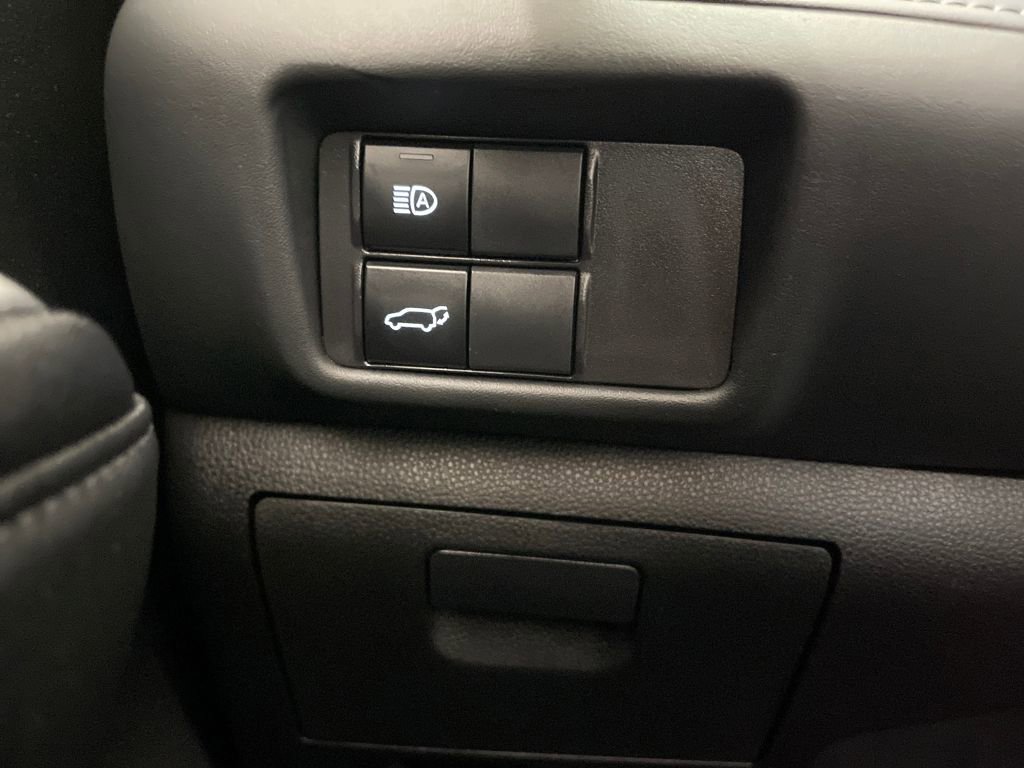 Certified 2023 Toyota Highlander LE image 28