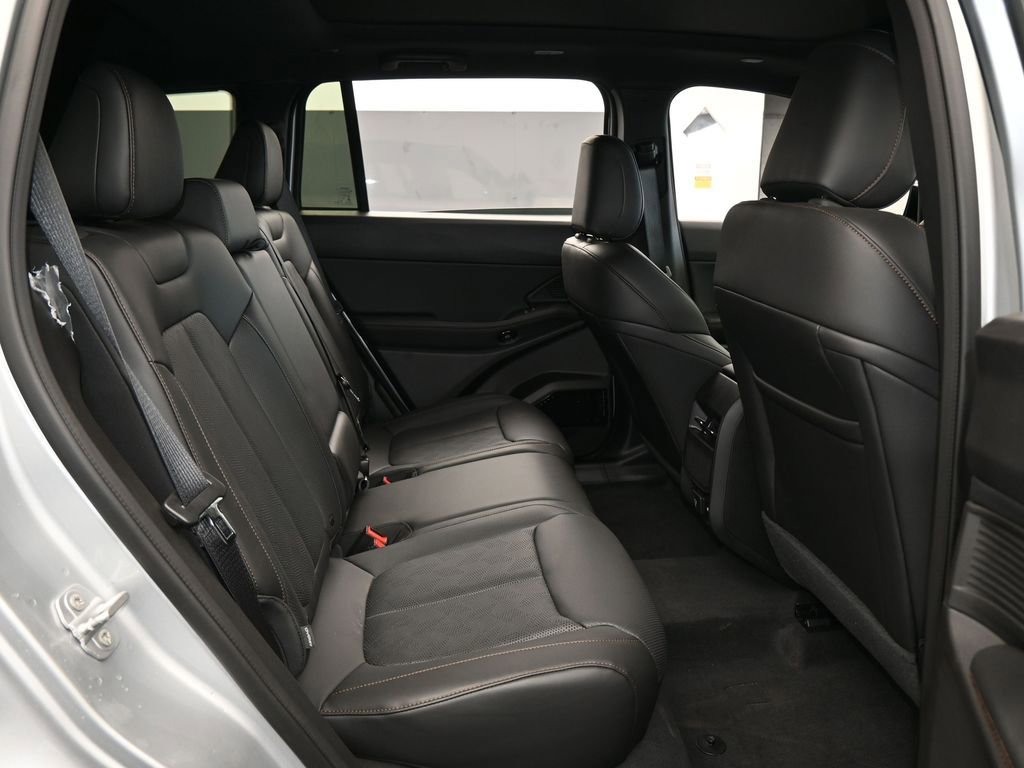 New 2026 Jeep Cherokee Overland image 38