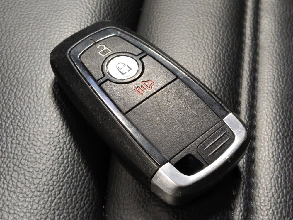 Used 2024 Ford Edge SEL image 32